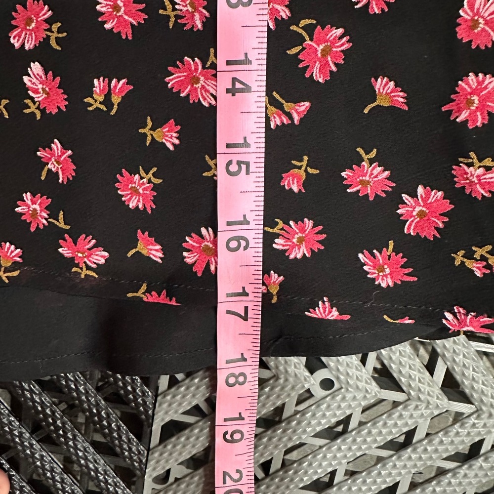 Bebe San Francisco Black Pink Floral Mini Skirt A-Line Side Button Size 12 - Picture 5 of 5